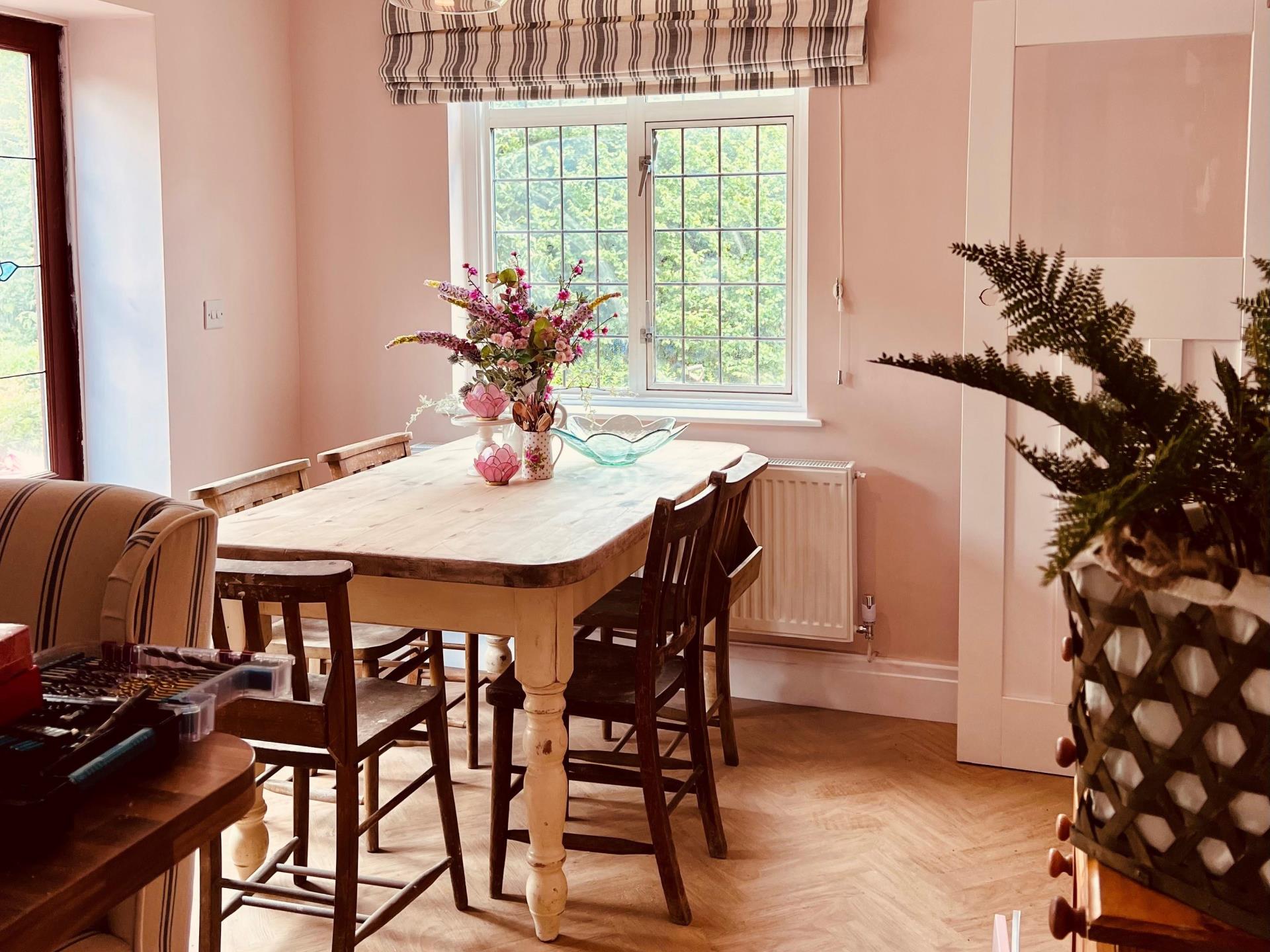 Dining area with a view to the garden