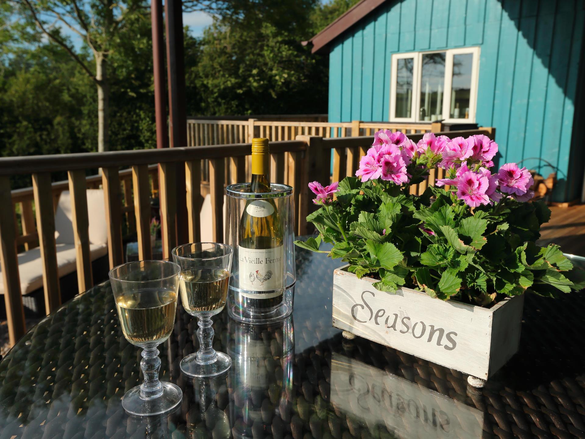 The Lodge - Outside Dining