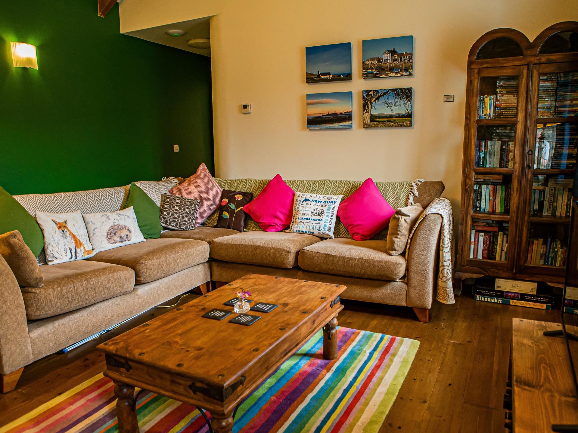 Cwt Mochyn cottage living room