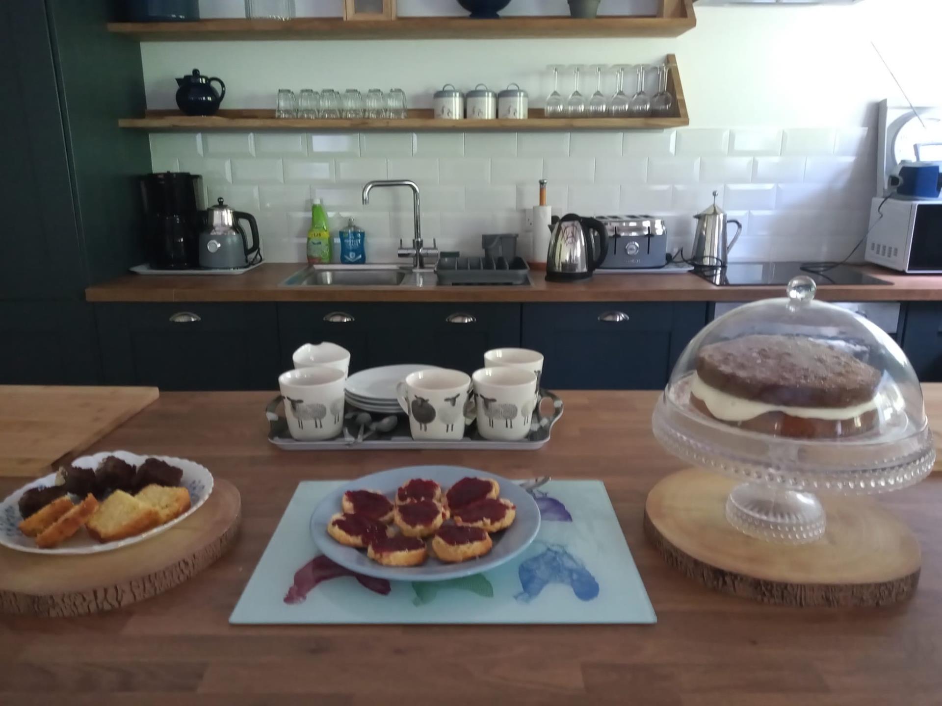 Tea and cakes in the kitchen!