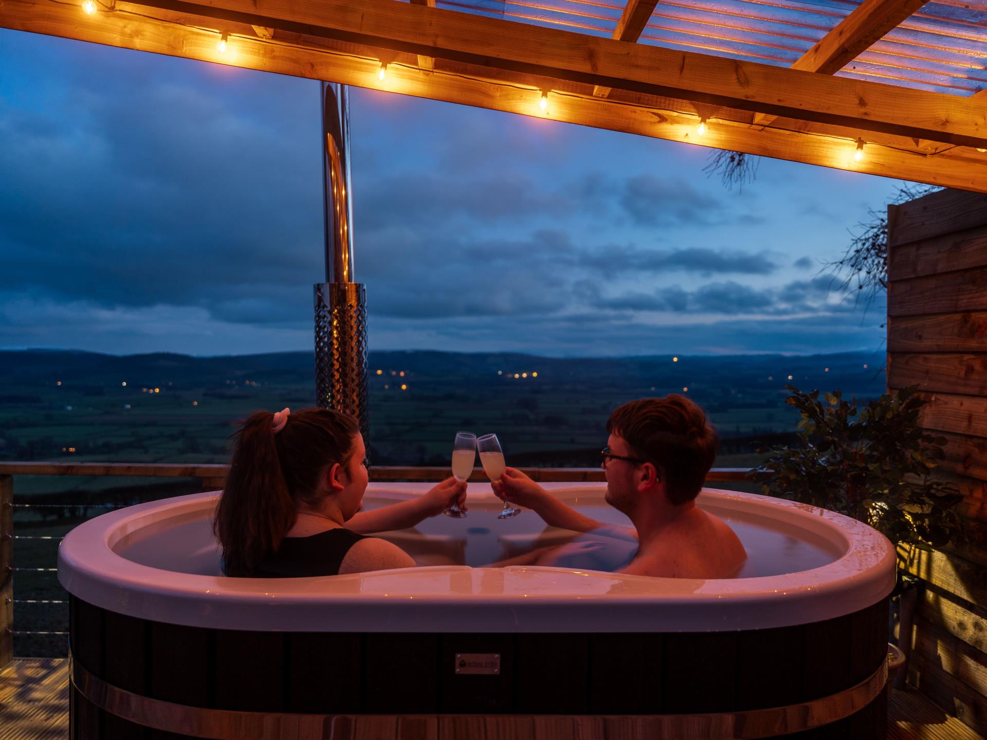 Glamping with hot tub in Wales