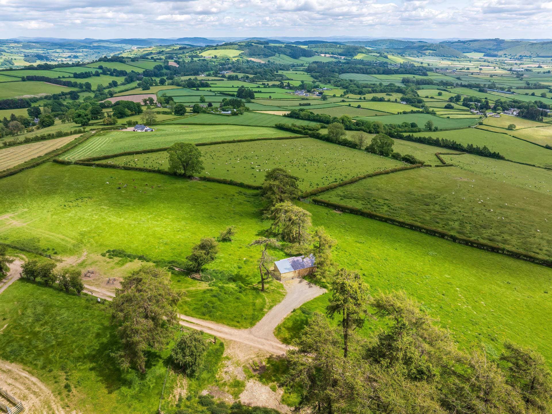 Glamping with hot tub in Wales