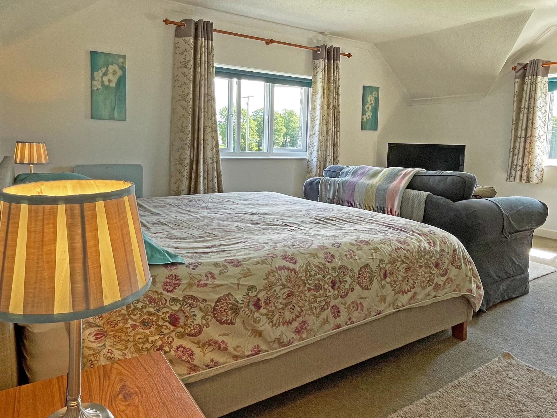 Ensuite Bedroom at Maesyfelin Isaf Alt