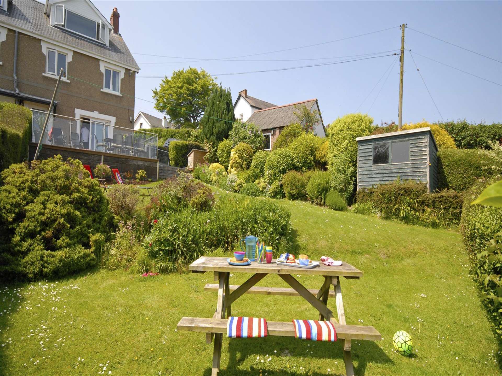 Pet friendly New Quay holiday house with gardens