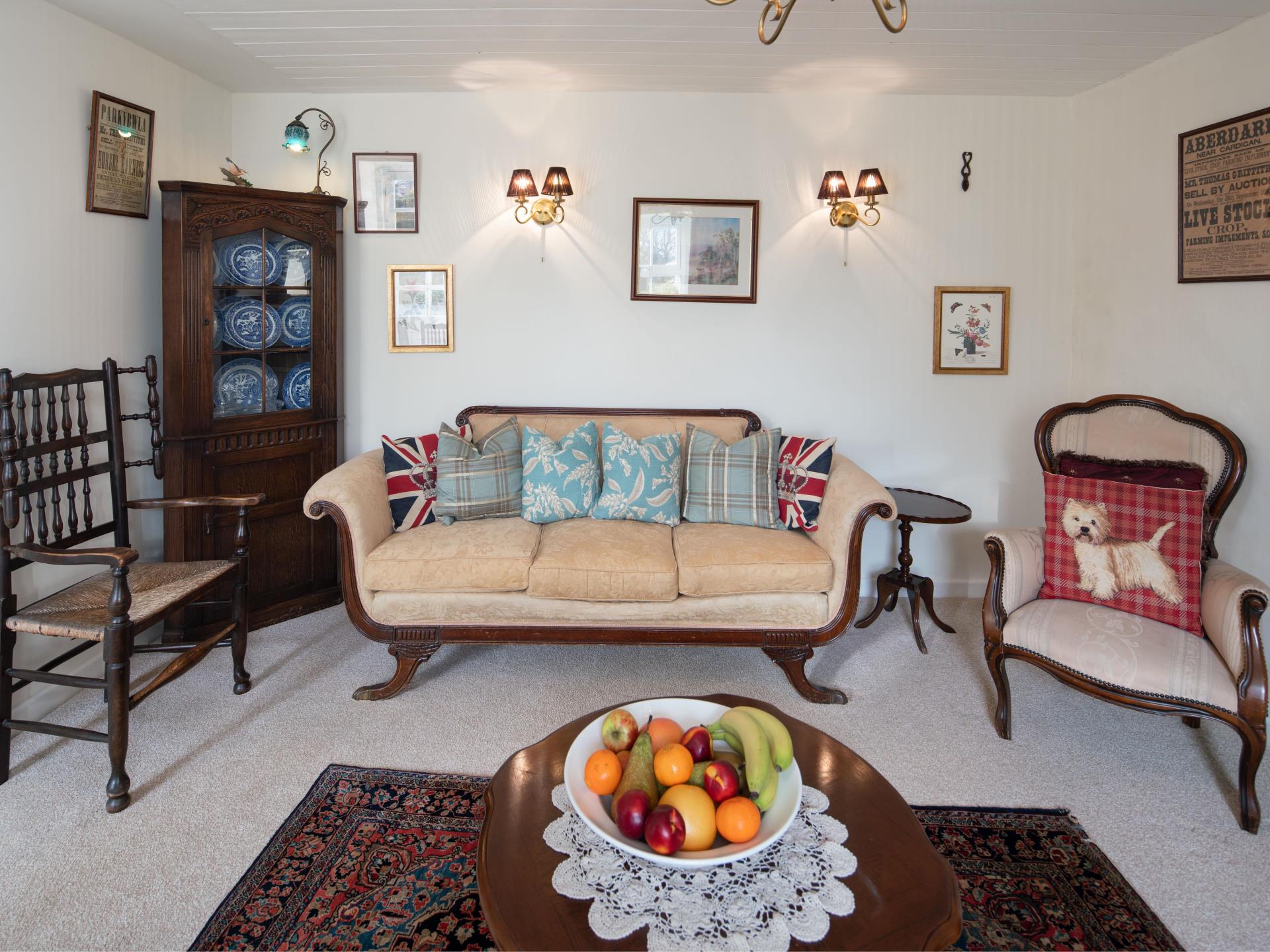 Second lounge
