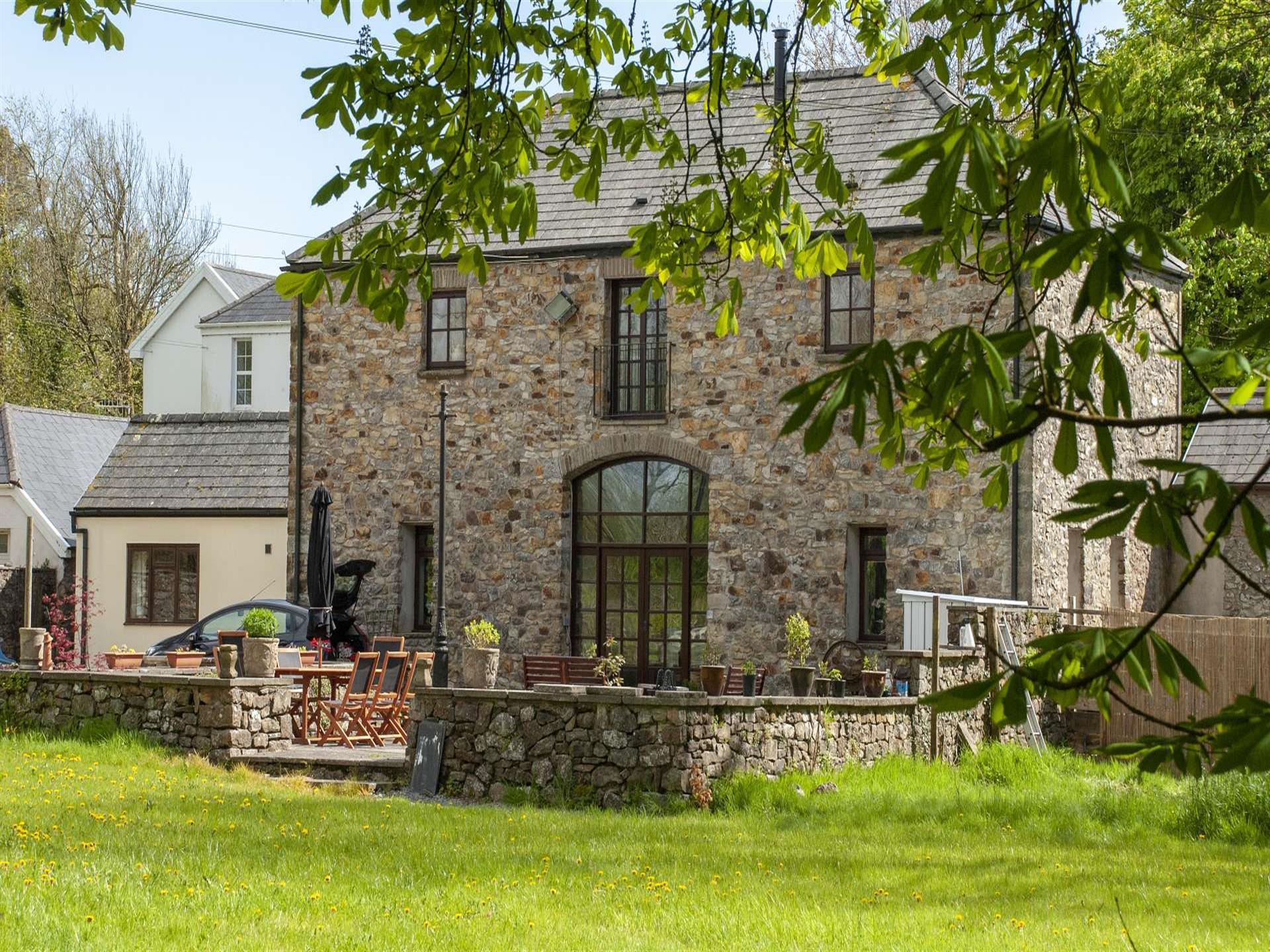 self catering gower dog friendly