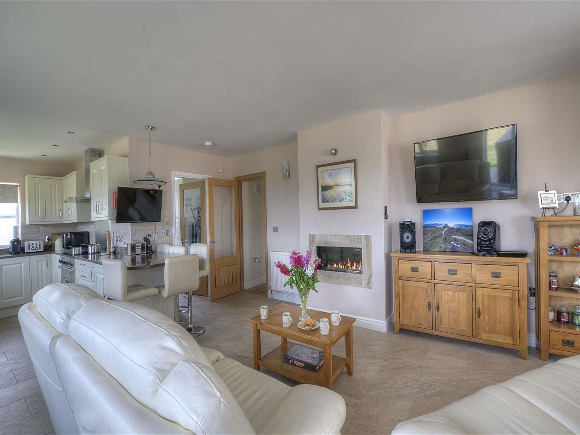 Luxury pet friendly holiday cottage - modern open 