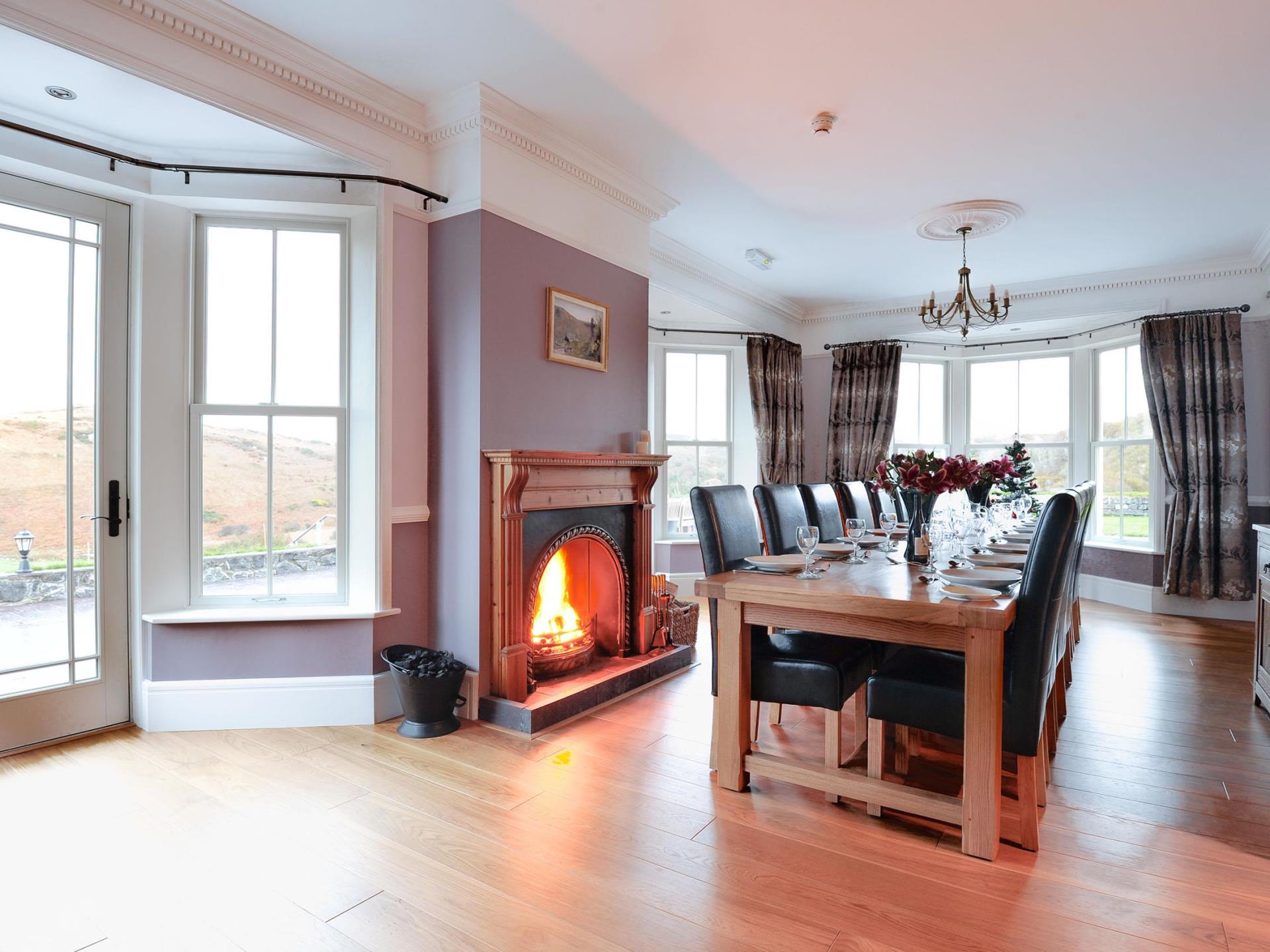 Llanlliana dining room