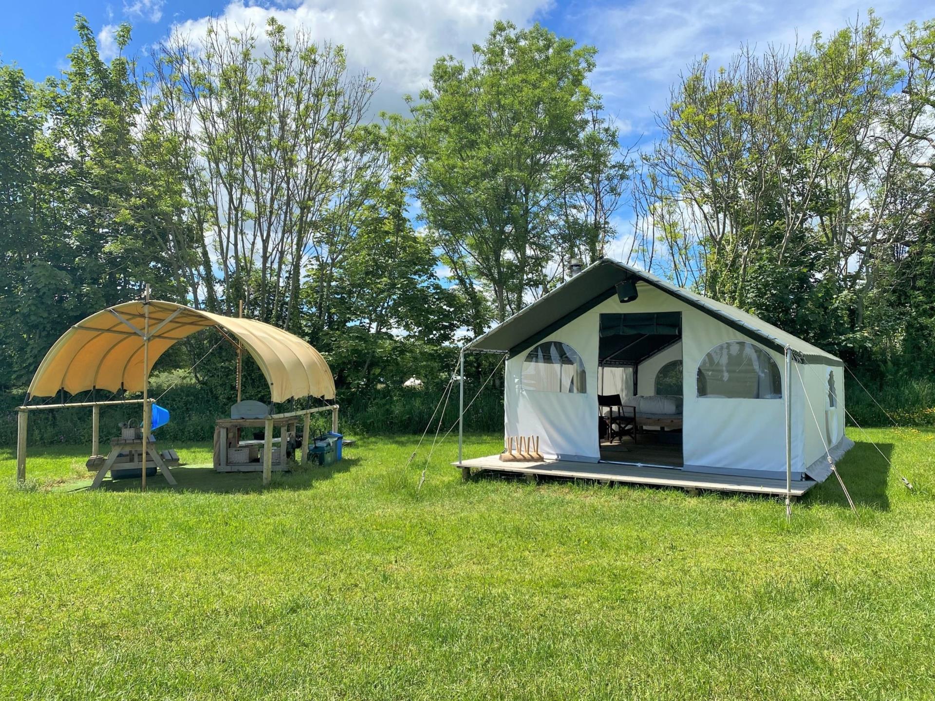 Glamping Pioneer Camps at Top of the Woods 