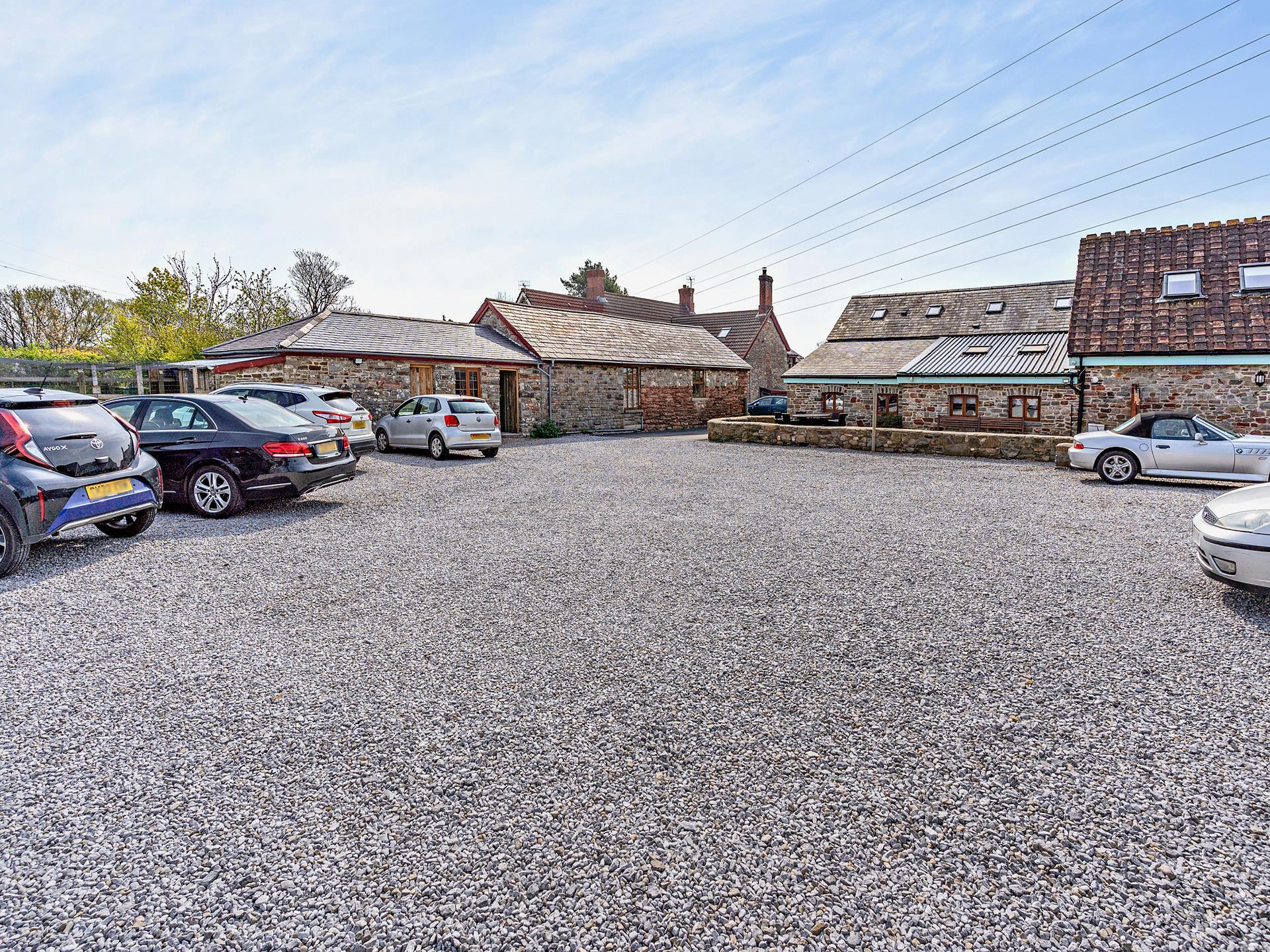 Tyn Cellar Holiday Cottages Parking