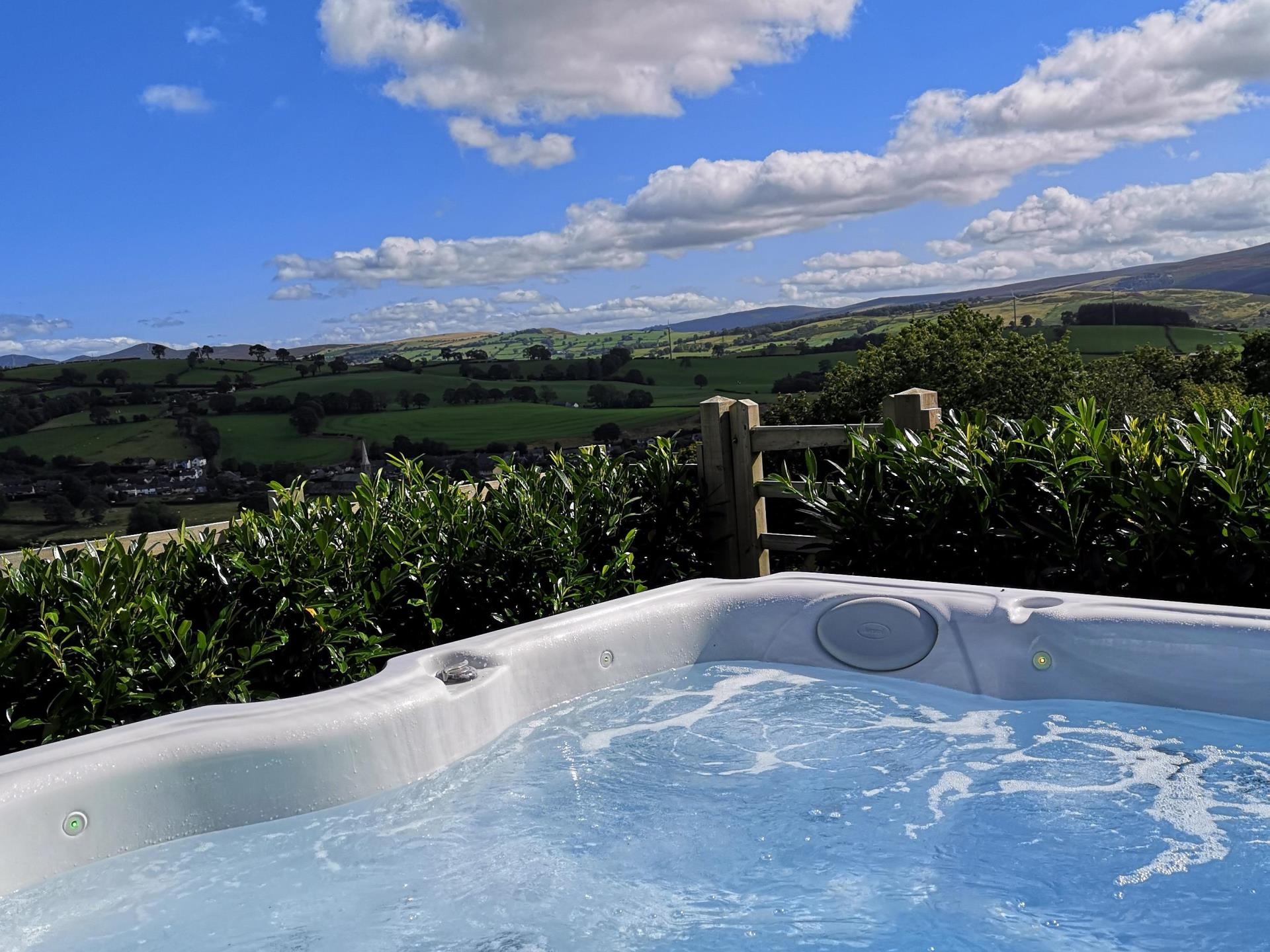 Delightful hot tub, with wonderful views 