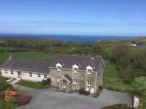 Stable and Tydu View Cottages with sea views
