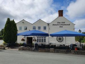 Old Hand and Diamond Inn