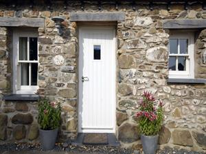 Welsh stone holiday cottage with private garden