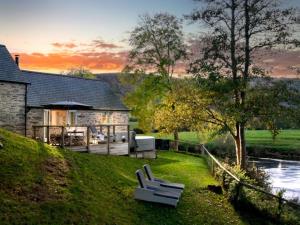 Dusk at Flyfishers Cottage