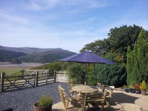 Welsh holiday cottage with views