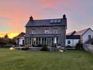 Front Ty Newydd