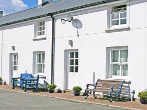 Gremlin Lodge cottages in Brecon Town