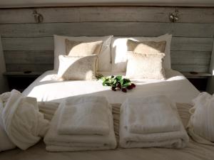 Luxury king size beds with extra deep mattresses