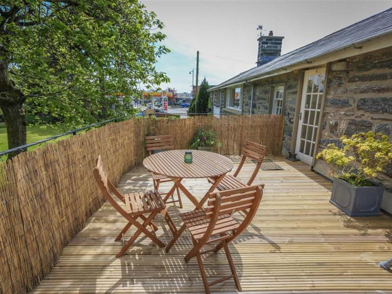 1081 Treetops Flat, Porthmadog VisitWales