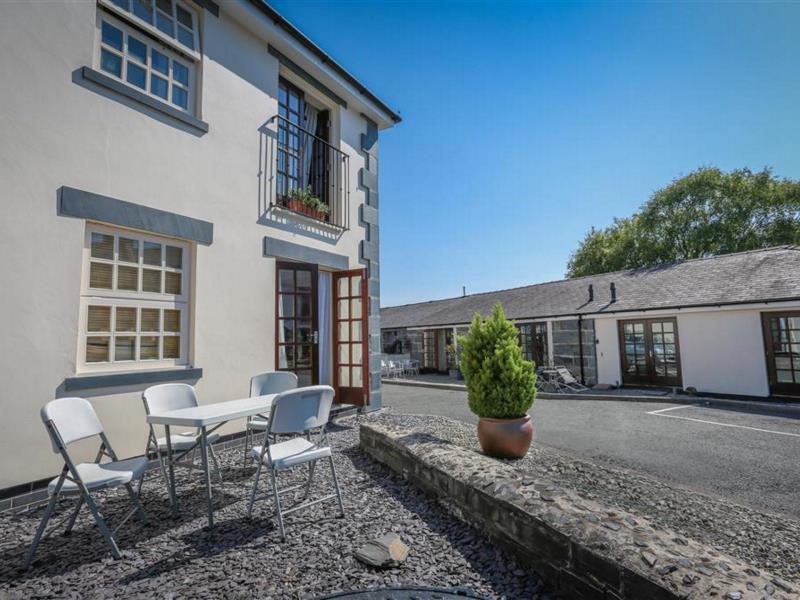 1012A Whistle Stop, Porthmadog VisitWales