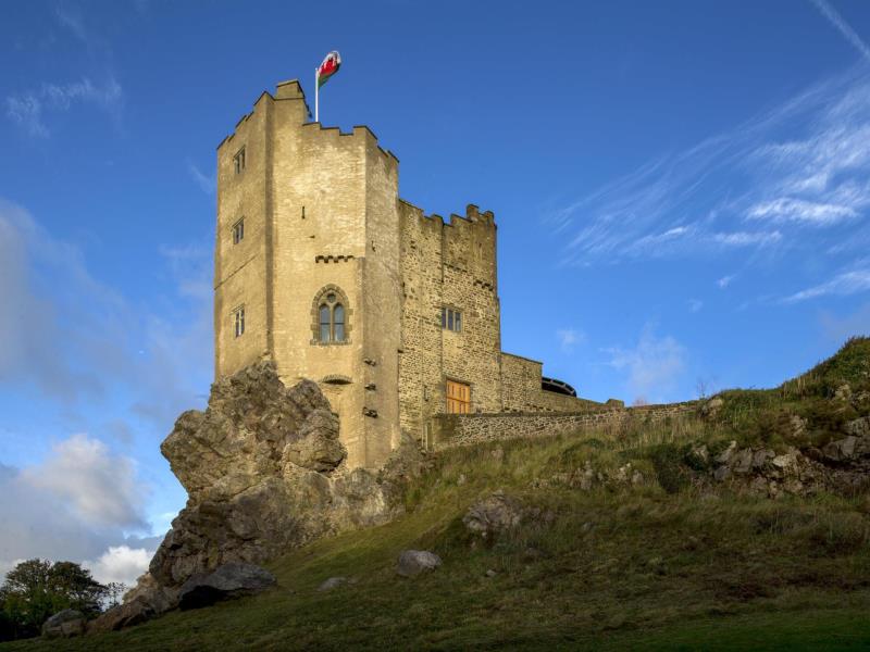 Roch Castle Visitwales