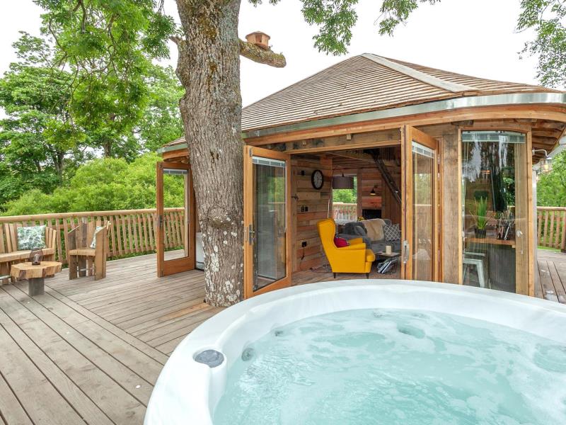 Squirrels Nest VisitWales